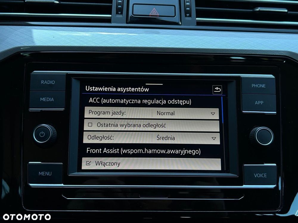 Volkswagen Passat Variant 2.0 TSI Business DSG - 29