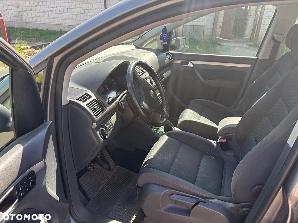 Volkswagen Touran - 6