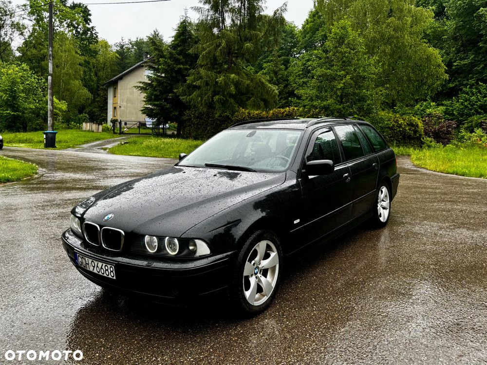 BMW Seria 5 520i Touring Edition Sport - 2