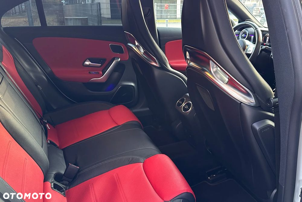 Mercedes-Benz CLA AMG 45 4-Matic 8G-DCT - 35