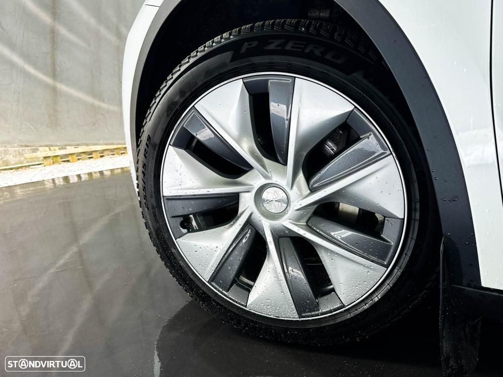Tesla Model Y Long Range Dual Motor AWD - 61