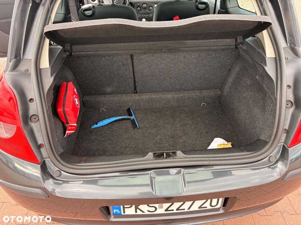 Renault Clio - 12