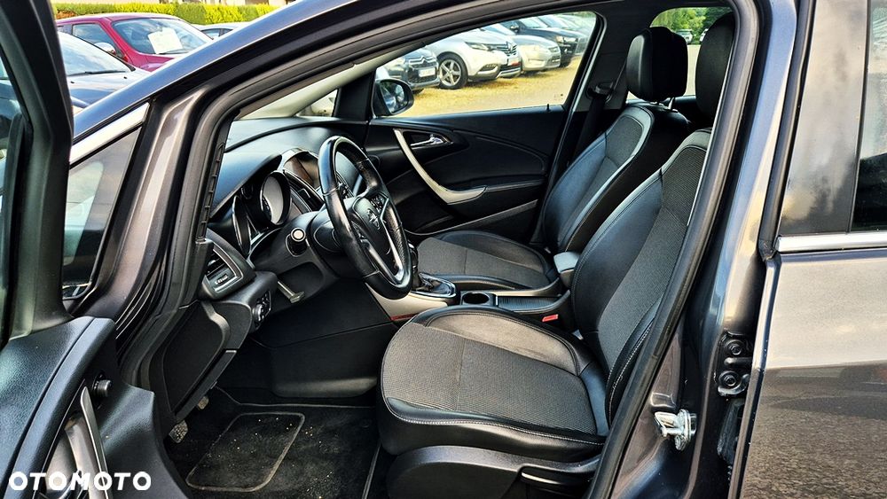 Opel Astra 1.6 T Cosmo - 29