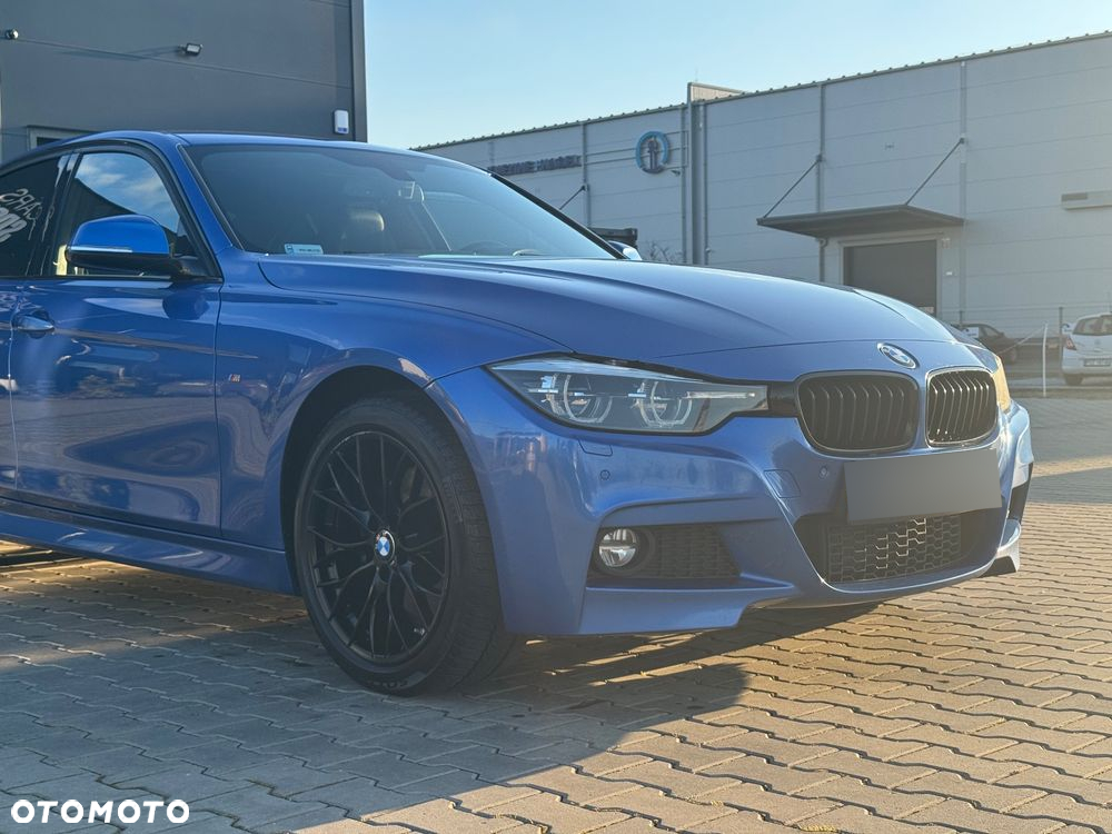 BMW Seria 3 330i xDrive M Sport Shadow - 11