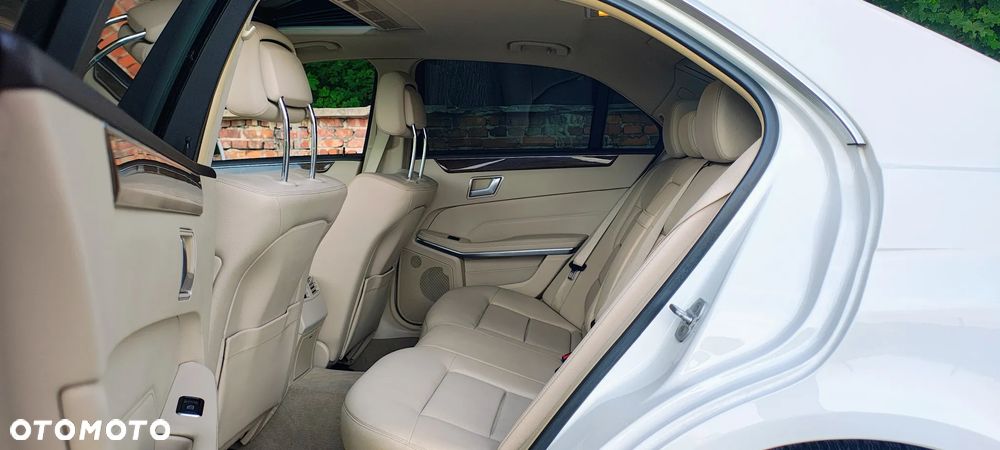 Mercedes-Benz Klasa E 350 4Matic BlueEFFICIENCY 7G-TRONIC Avantgarde - 37