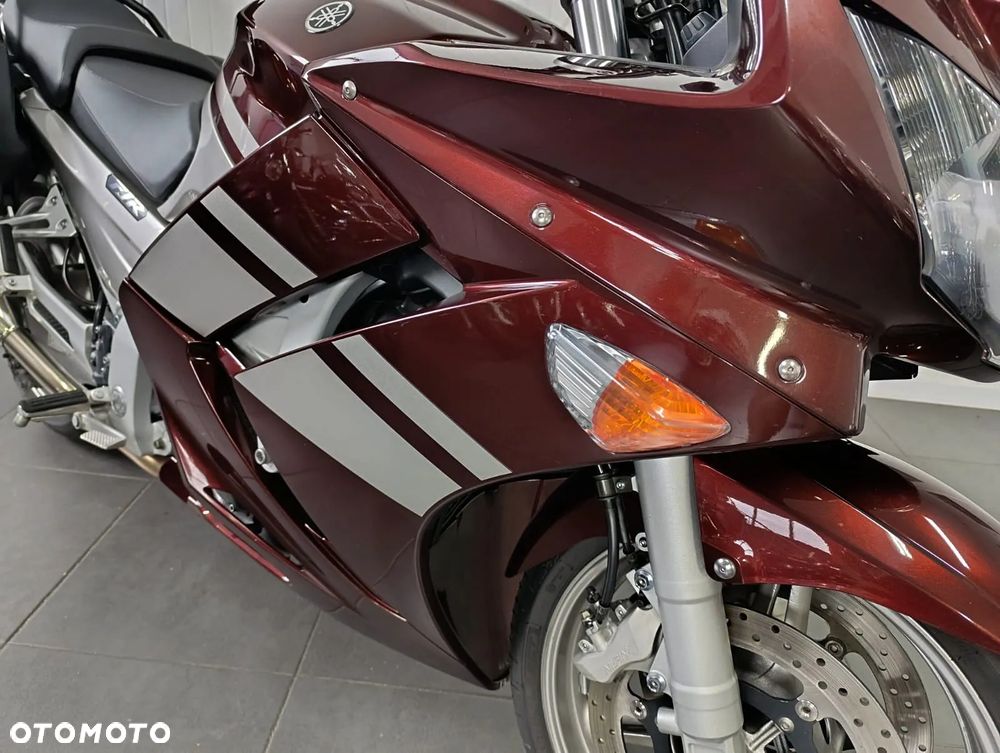 Yamaha FJR - 16