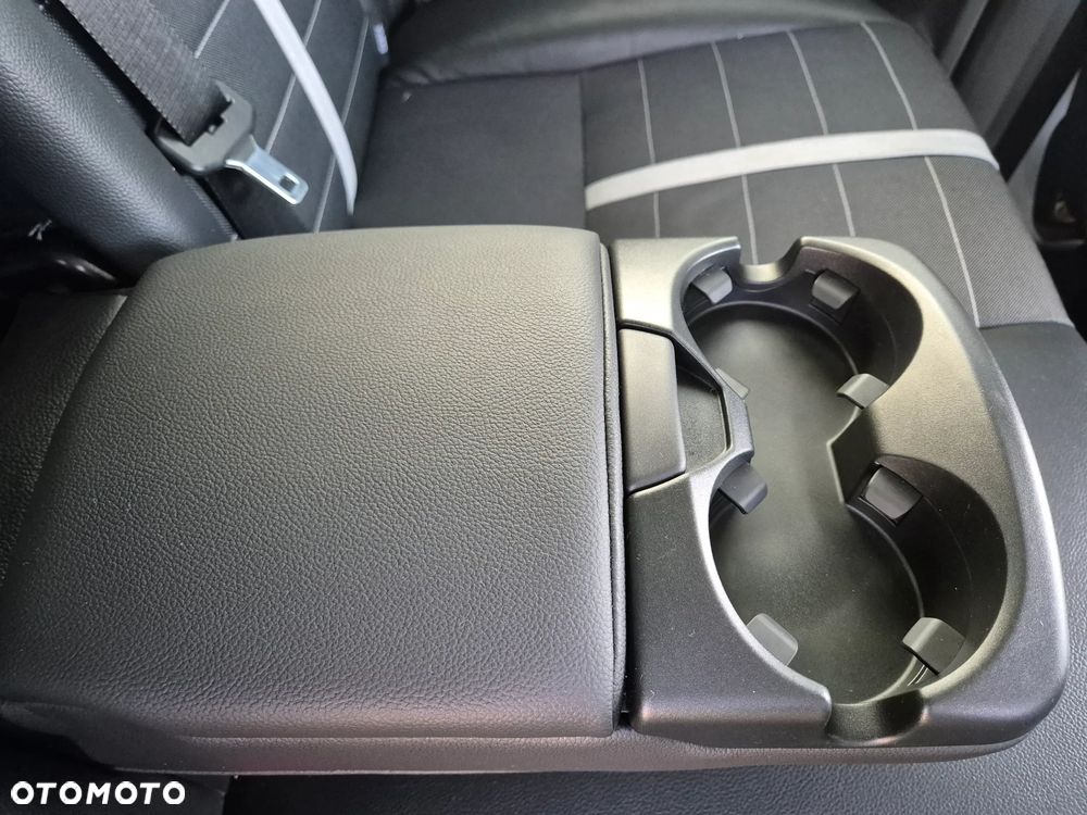 Ford Kuga - 21