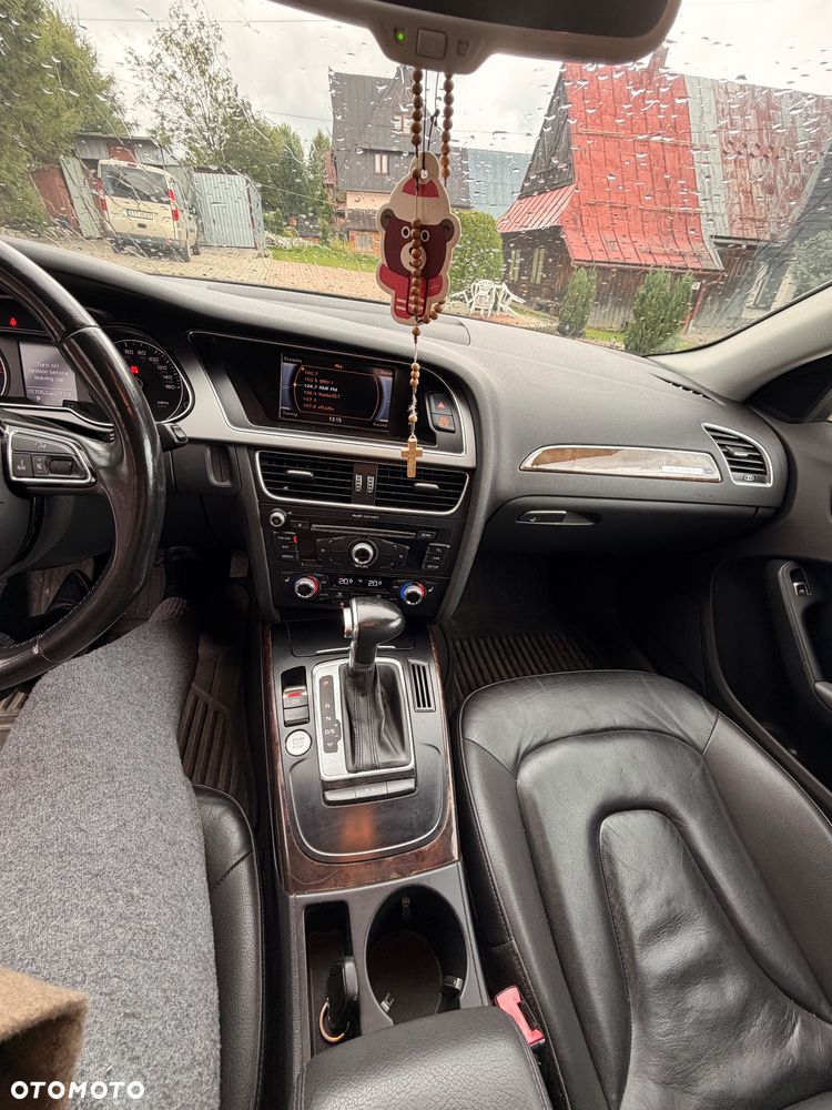 Audi A4 Limousine - 11