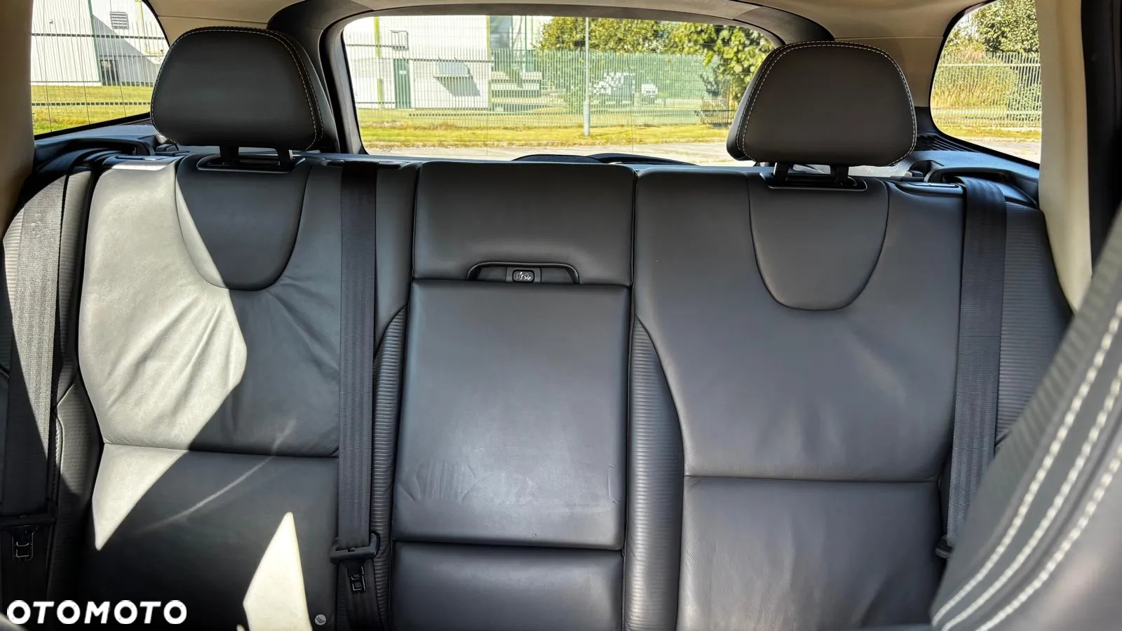Volvo XC 60 D4 R-Design - 12