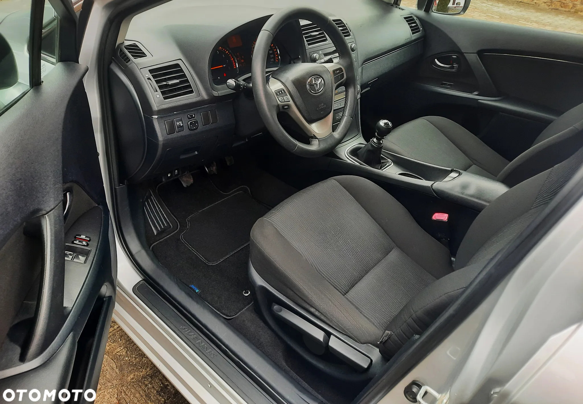 Toyota Avensis Combi 1.6 Comfort - 5