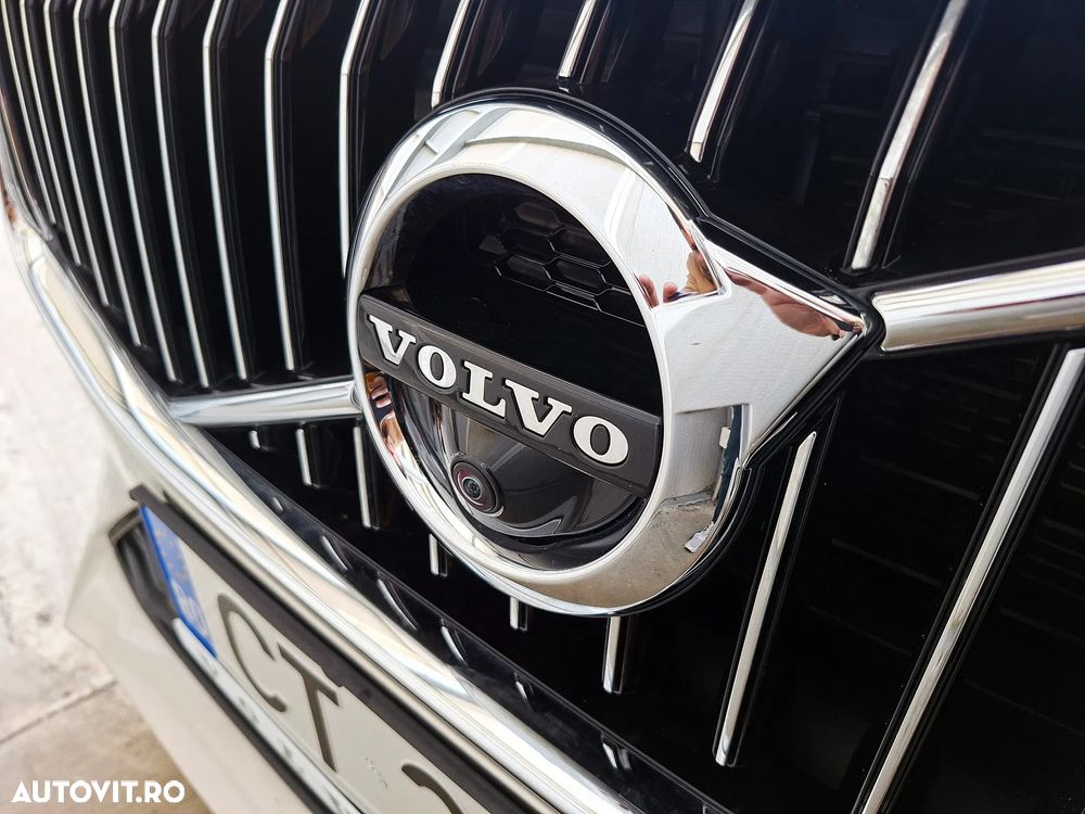 Volvo XC 60 B4 MHEV AT8 FWD Inscription - 19