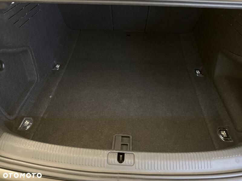 Audi A4 Limousine - 22