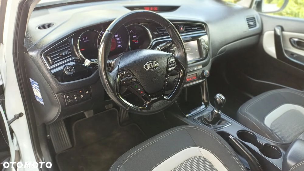Kia Ceed 1.6 CRDi 136 ISG Platinum Edition - 13