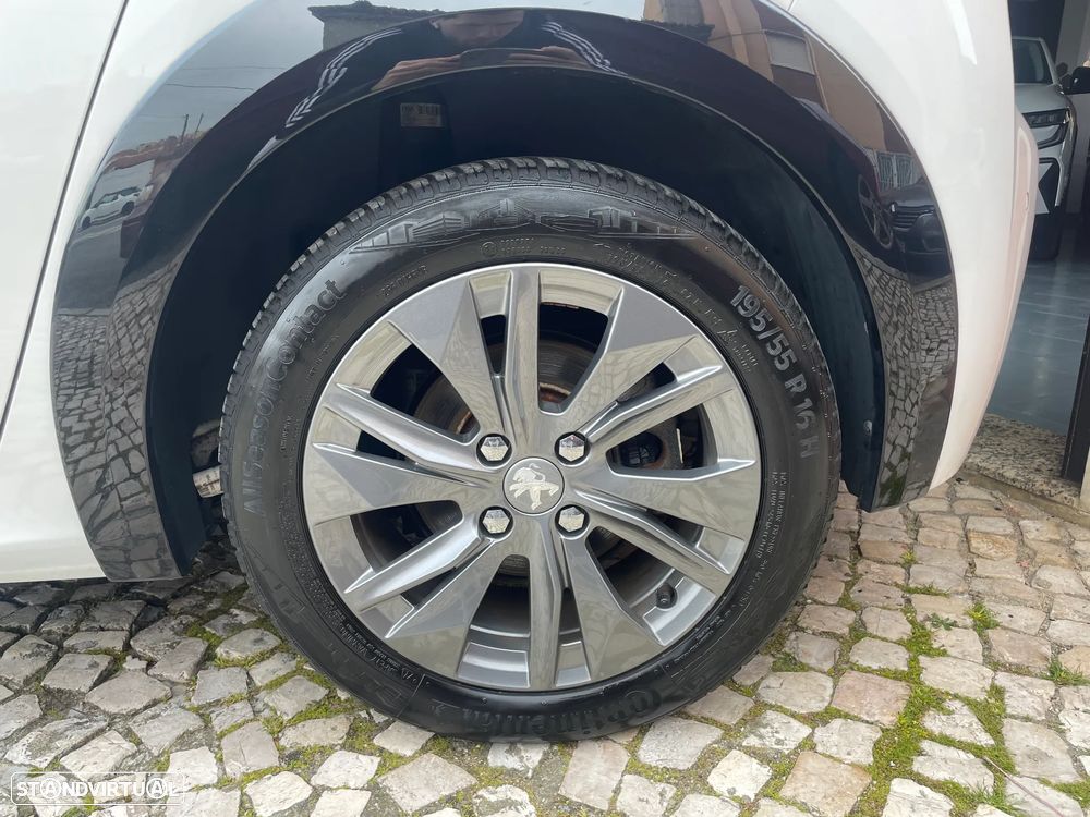 Peugeot e-208 Active Pack - 13