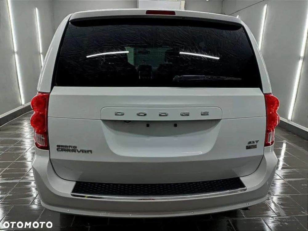 Dodge Grand Caravan - 6