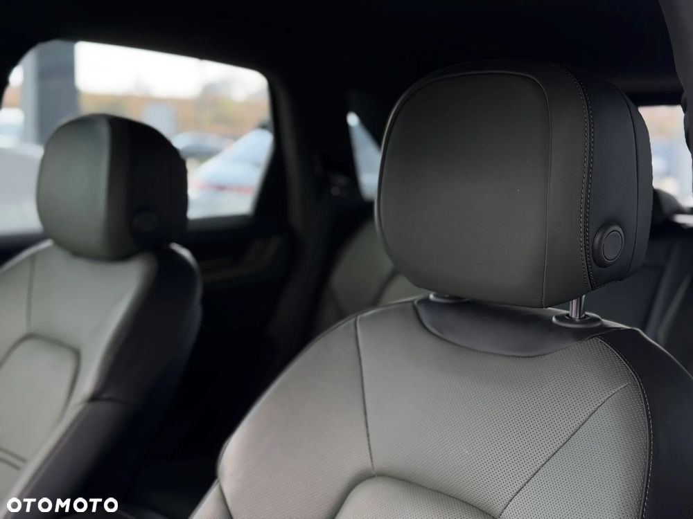 Porsche Cayenne - 22