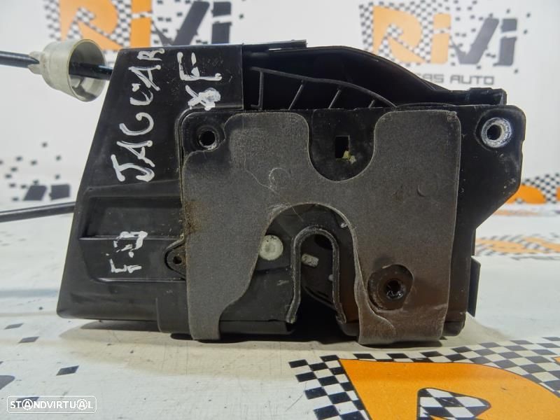 Fecho Da Porta Frente Direita Jaguar Xe (X760)  Hx73203a28ea / Hx73 20 - 9