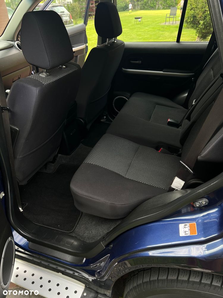 Suzuki Grand Vitara 2.0 - 10