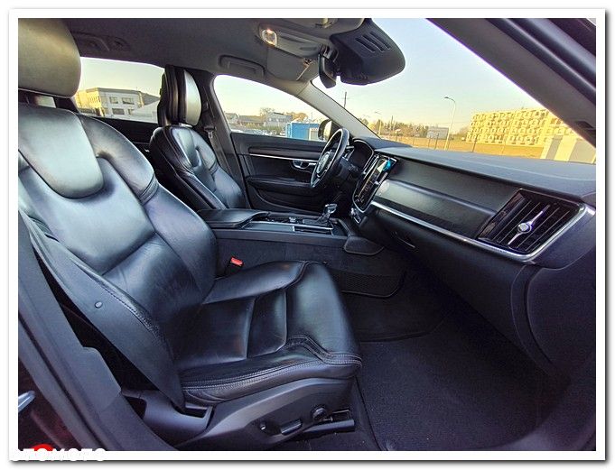 Volvo V90 Cross Country - 22