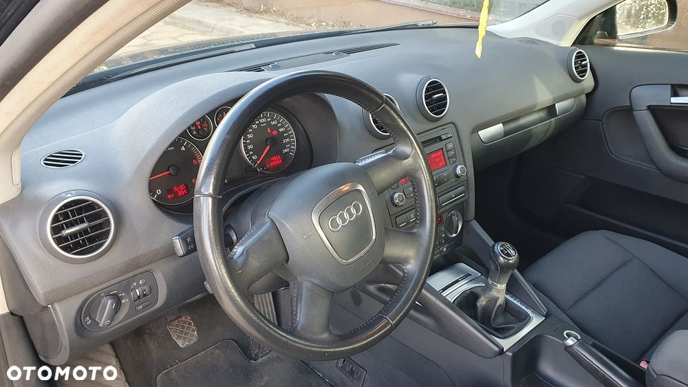 Audi A3 Sportback 1.9 TDI Ambiente - 10