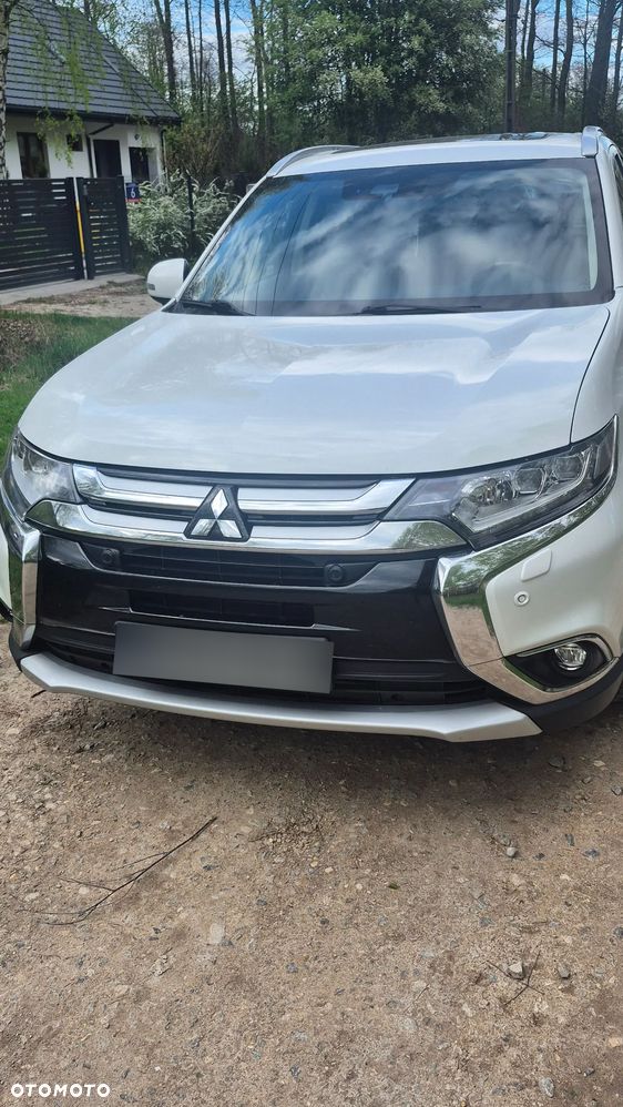 Mitsubishi Outlander 2.0 Instyle Navi 4WD CVT - 3