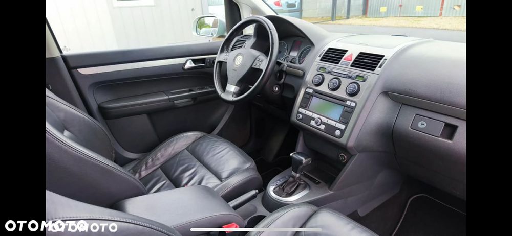 Volkswagen Touran 2.0 TDI DPF DSG Highline - 11