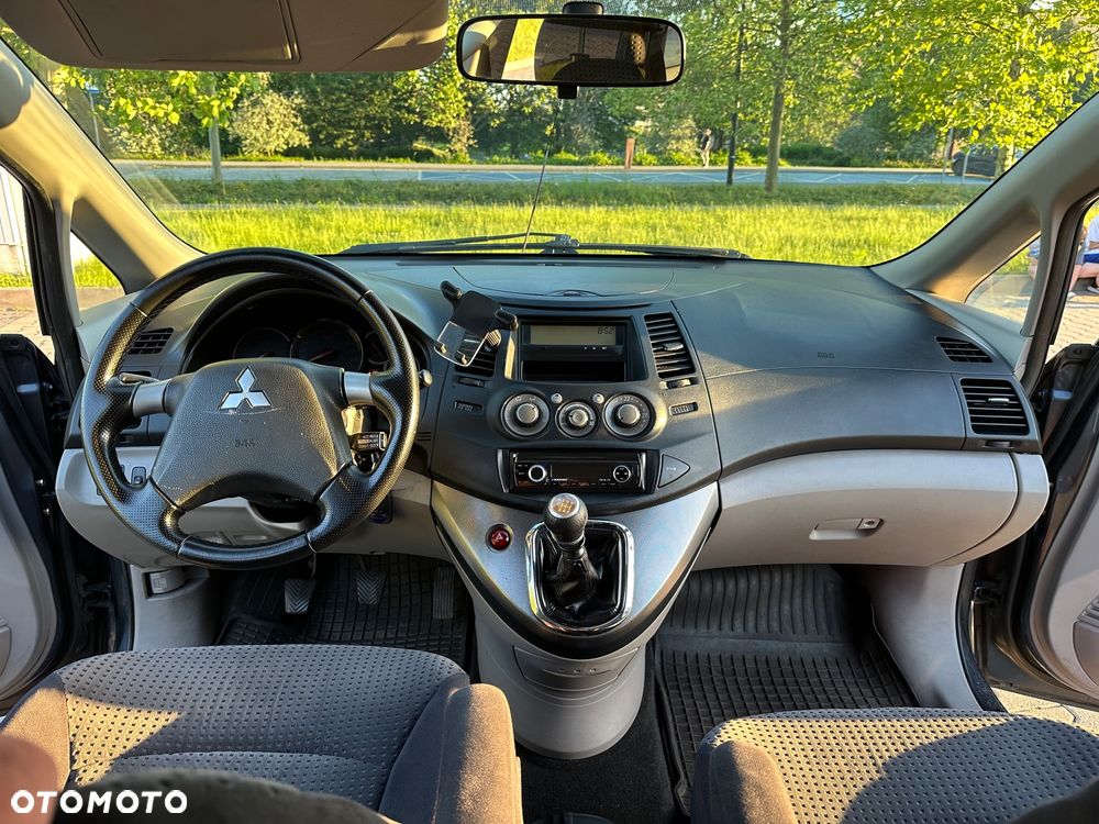 Mitsubishi Grandis 2.0 DID Intense - 2