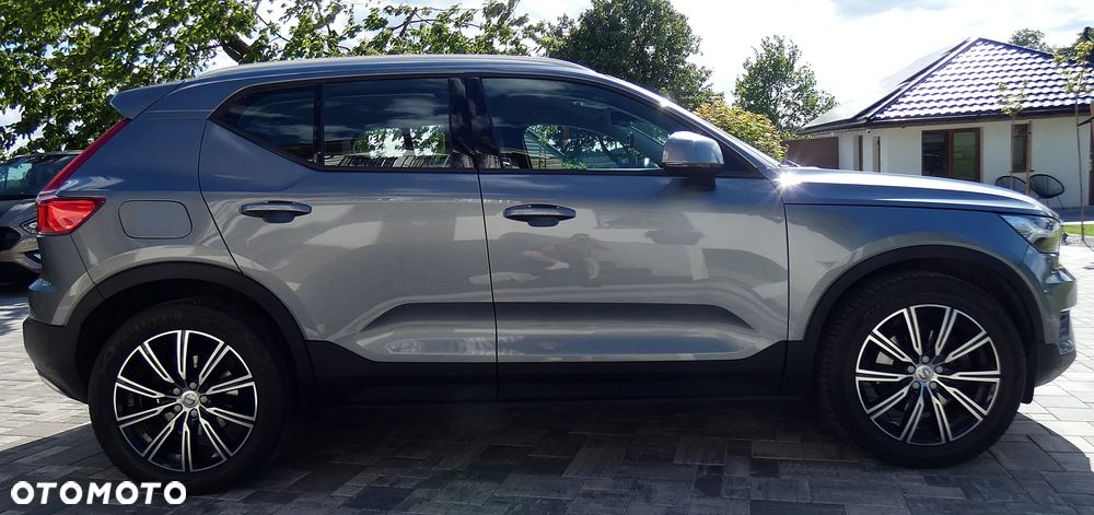 Volvo XC 40 D4 AWD Momentum (Intro Edition) - 8