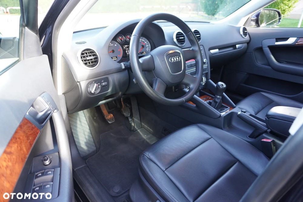 Audi A3 Sportback 2.0 TDI DPF Attraction - 7