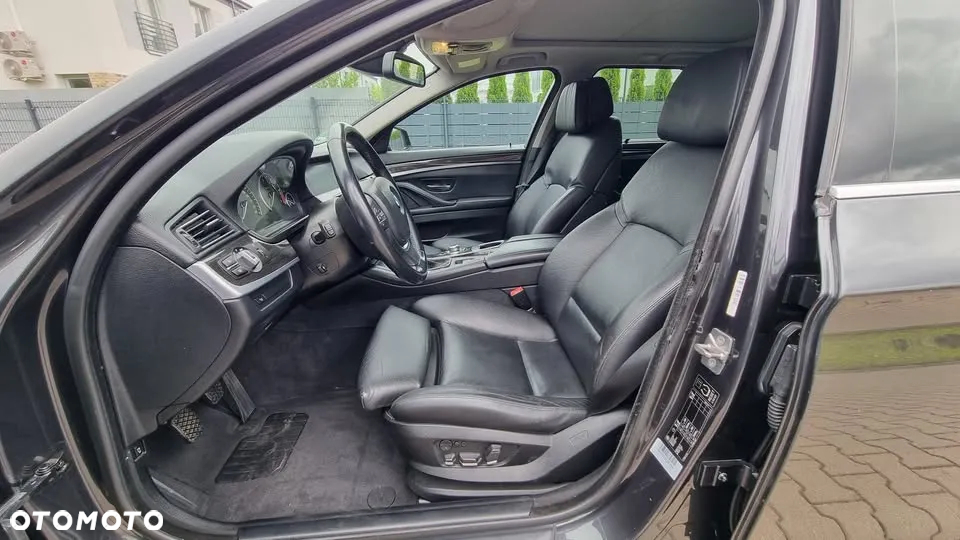 BMW Seria 5 525d - 9