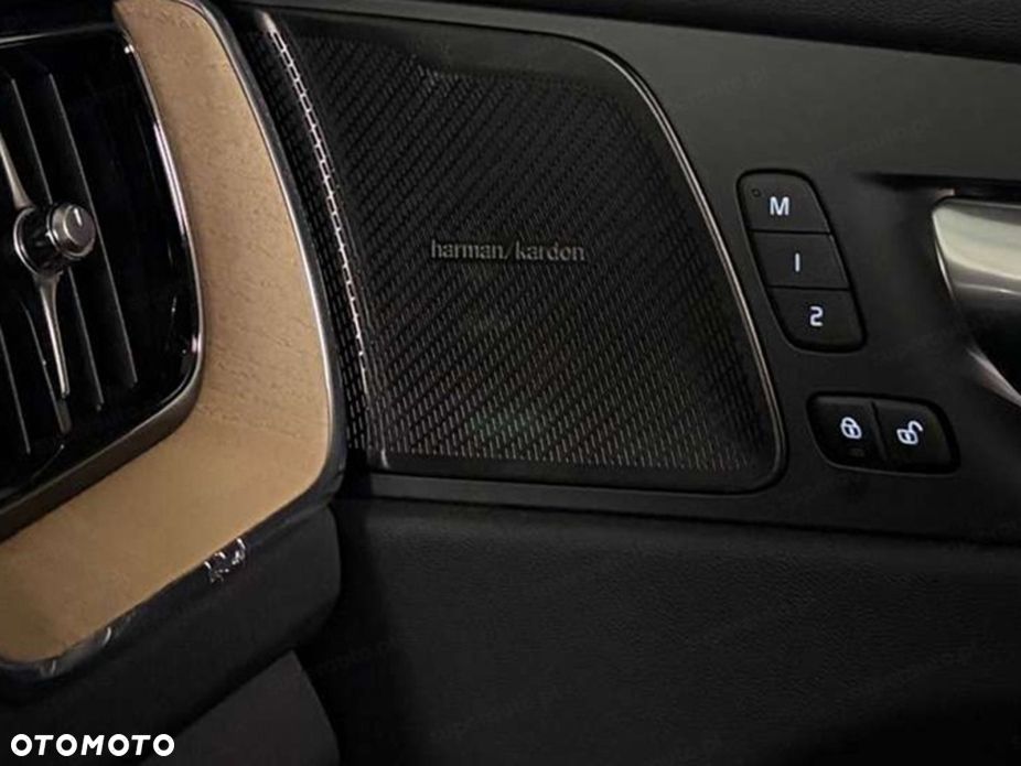 Volvo XC 60 B5 B AWD Ultra Dark - 14