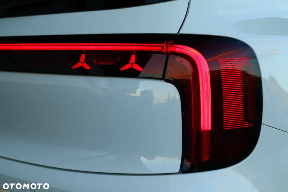 Mercedes-Benz GLB - 13