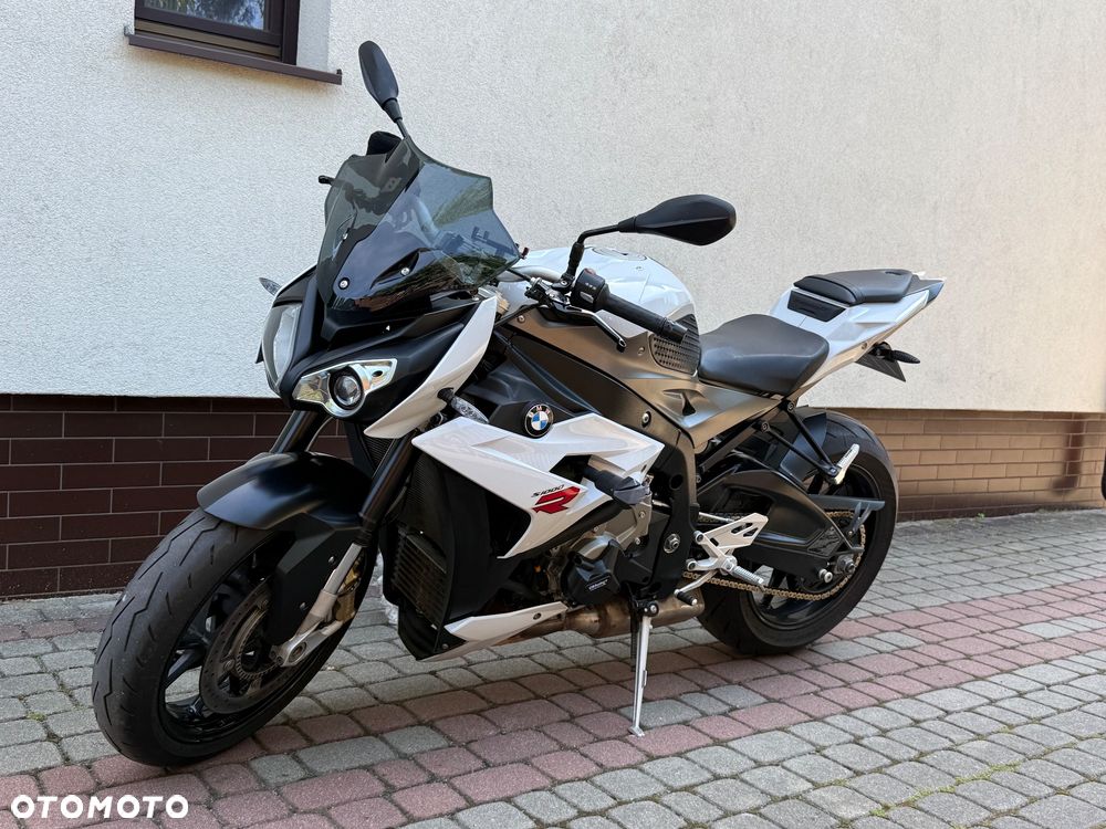 BMW S - 1