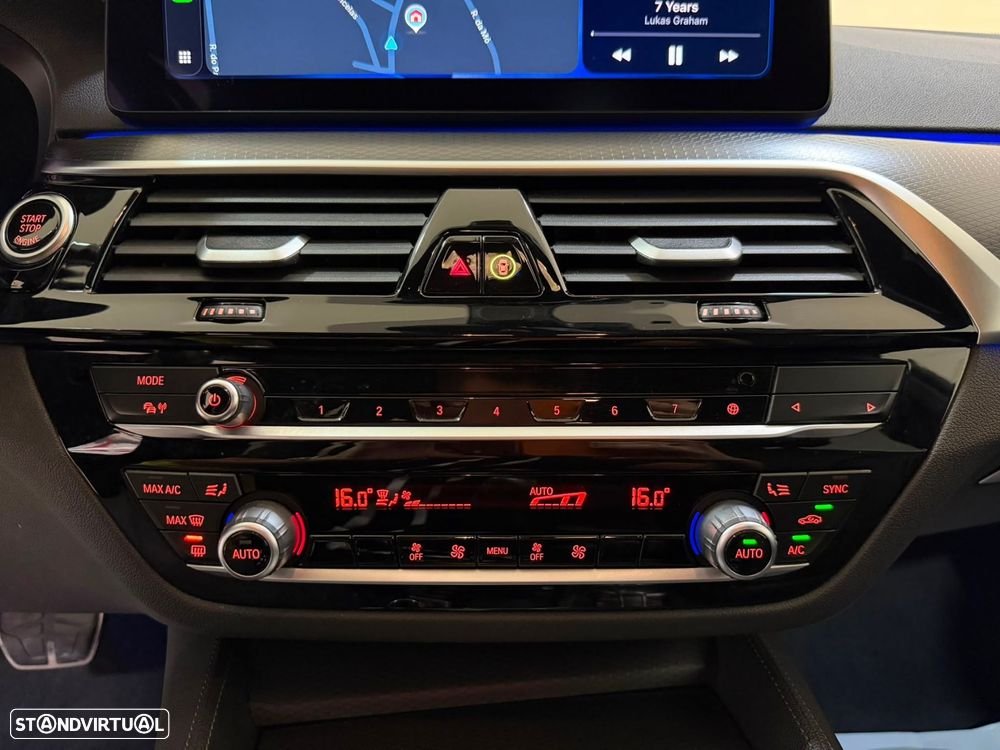 BMW 520 d Pack Desportivo M Auto - 48