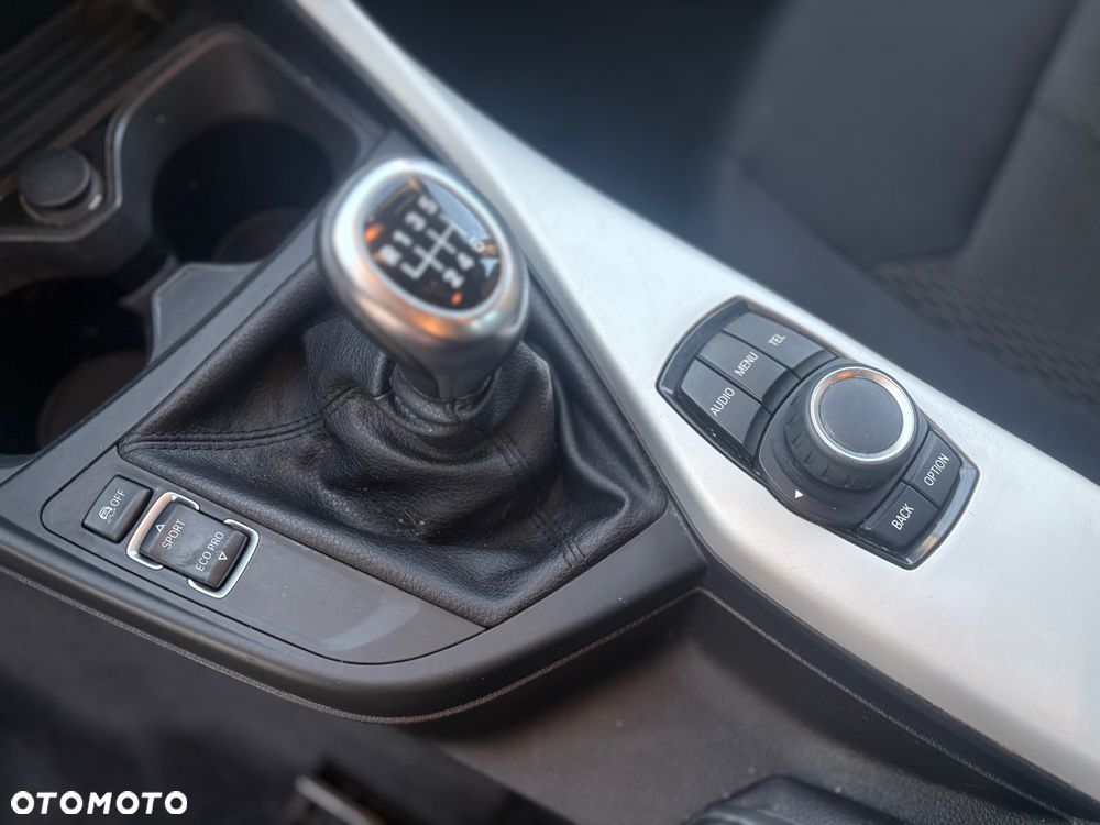 BMW Seria 1 118i - 23