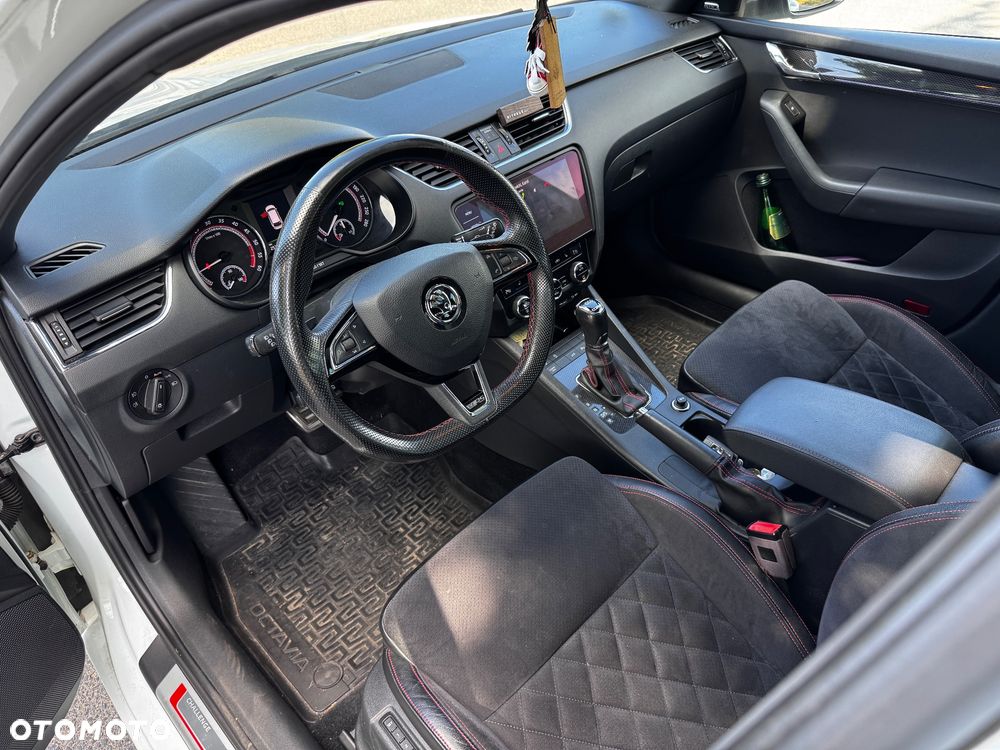 Skoda Octavia 2.0 TDI DSG RS - 14