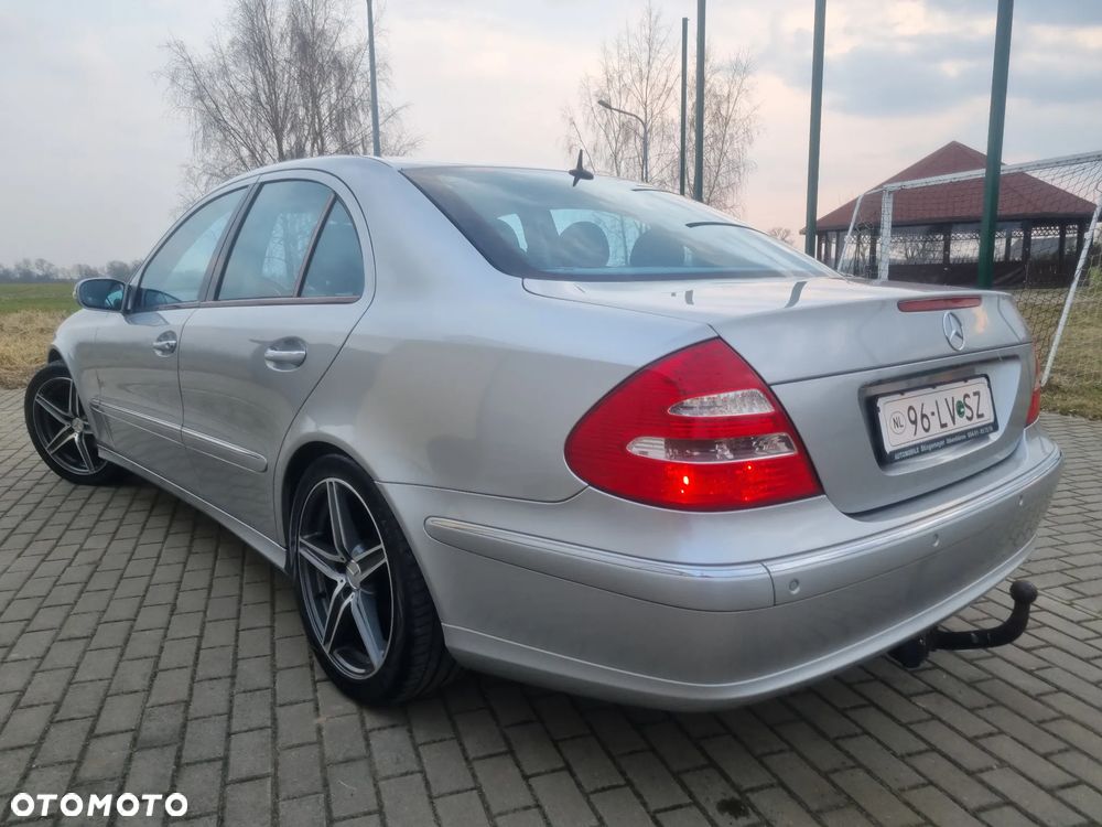 Mercedes-Benz Klasa E 240 4-Matic Avantgarde - 4