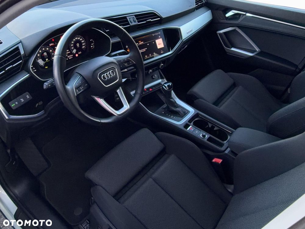 Audi Q3 Sportback - 11