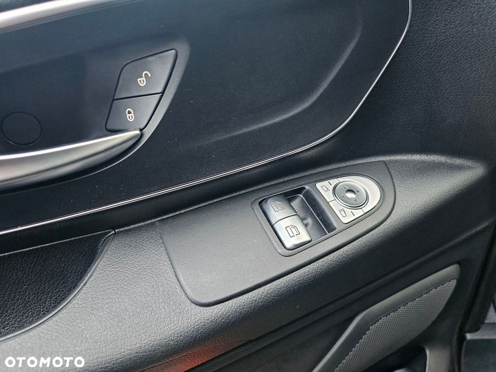 Mercedes-Benz Vito - 24