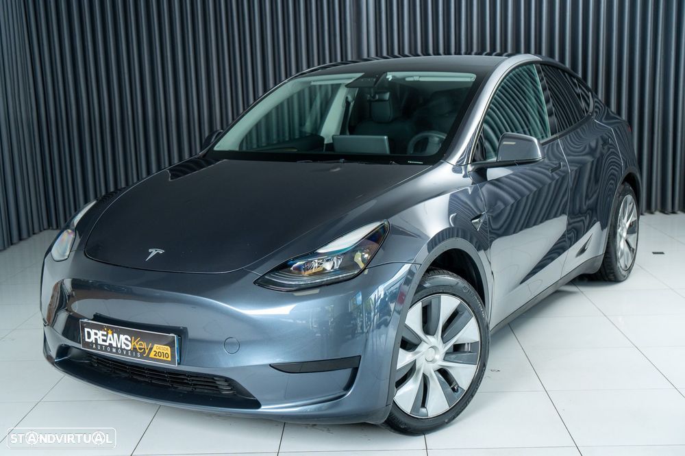 Tesla Model Y Standard RWD - 28