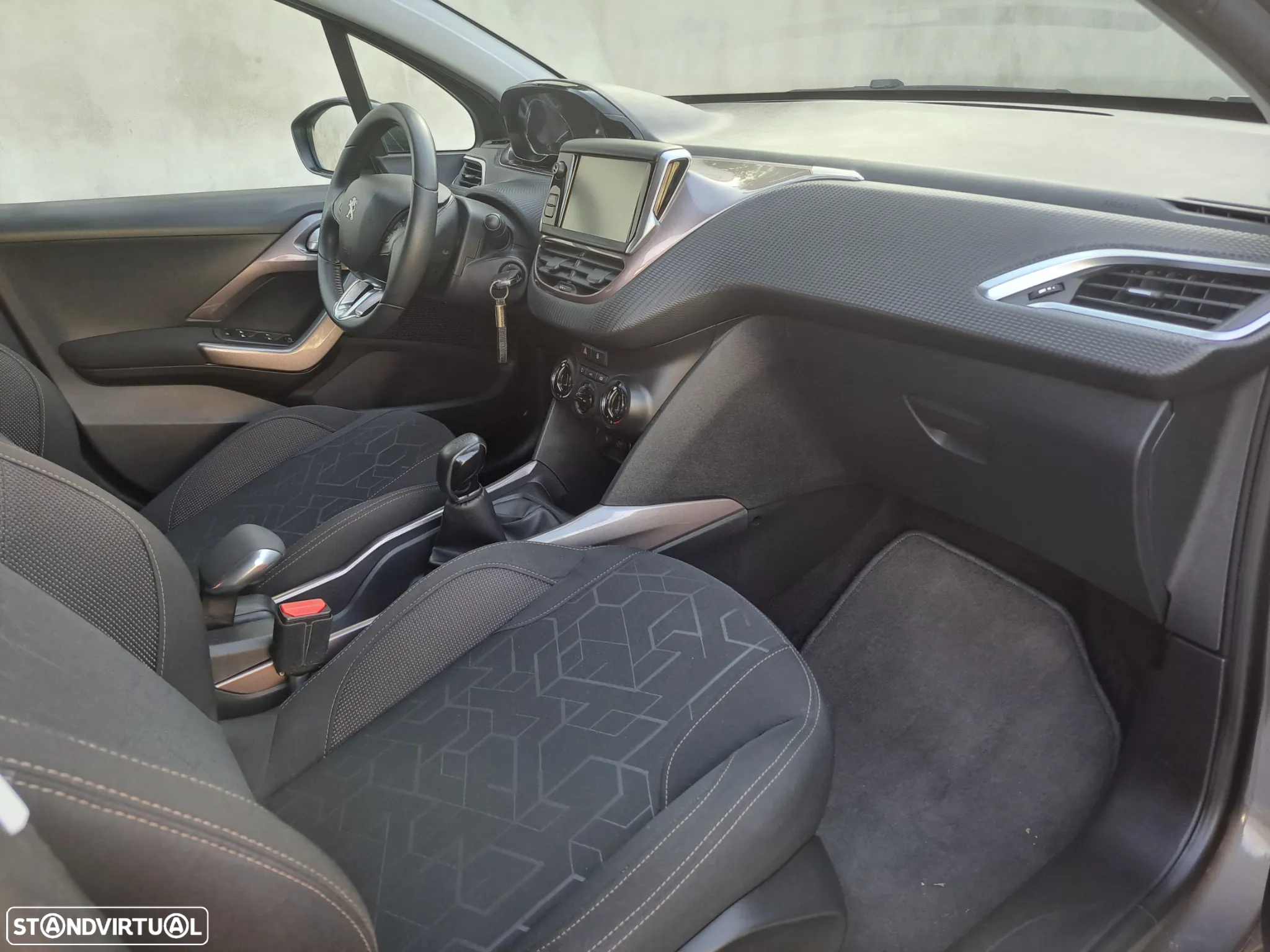 Peugeot 2008 1.2 PureTech Style - 17