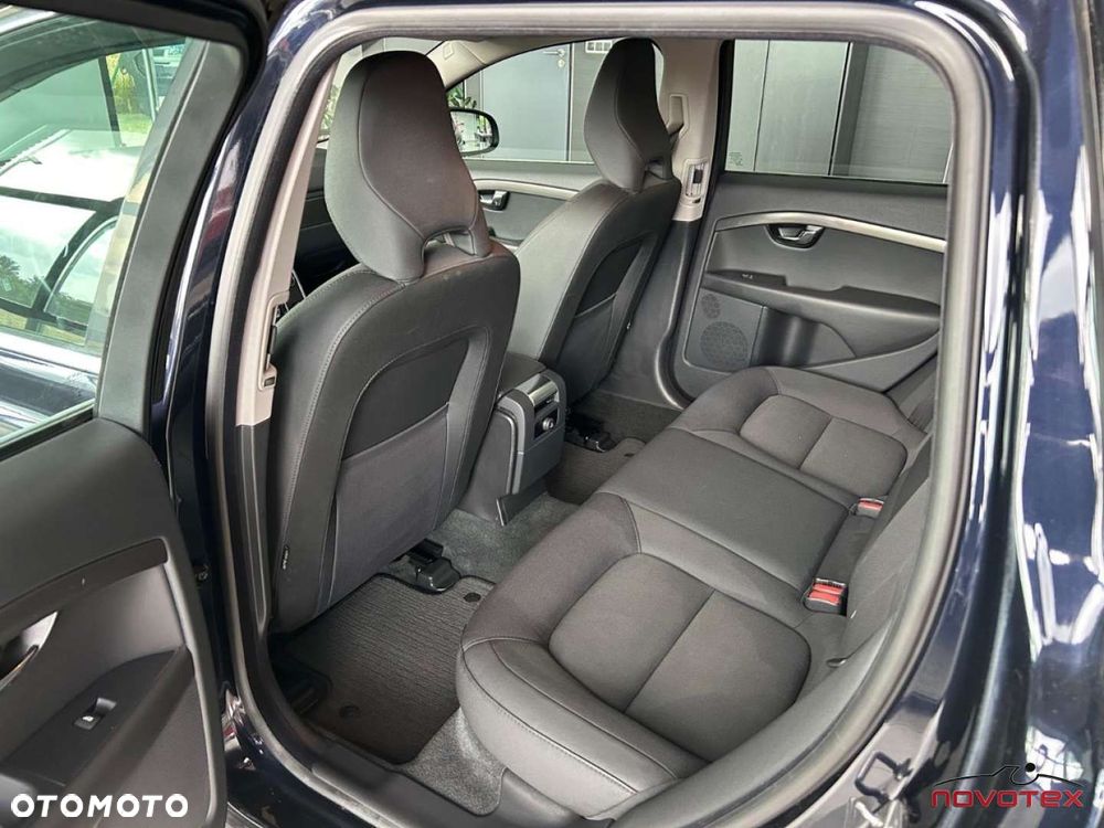 Volvo V70 D3 Momentum - 16