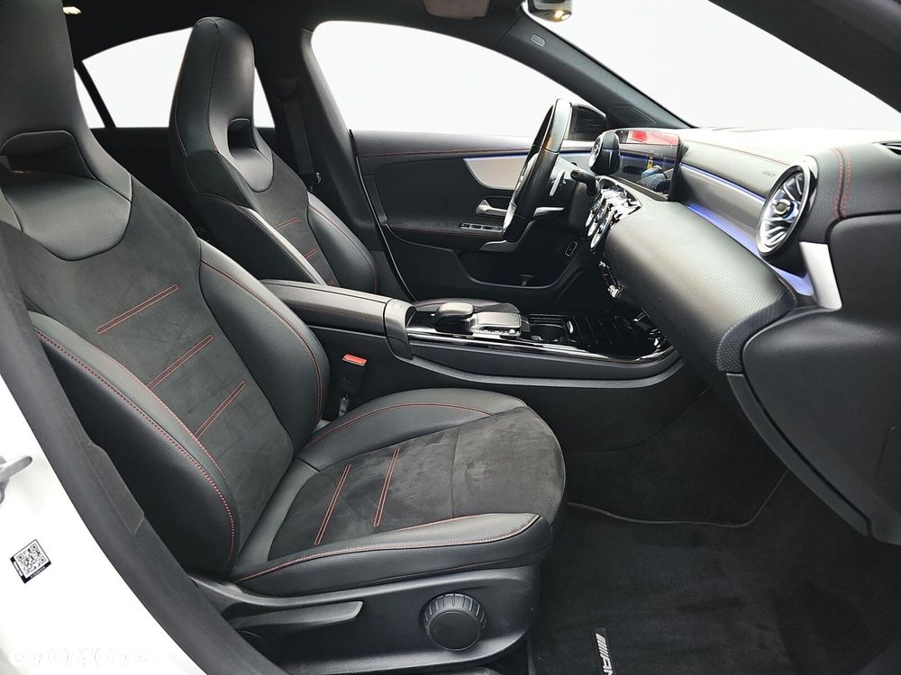 Mercedes-Benz CLA - 15