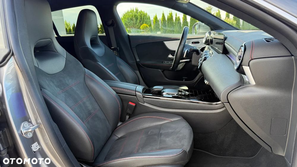 Mercedes-Benz CLA 180 7G-DCT Edition AMG Line - 17