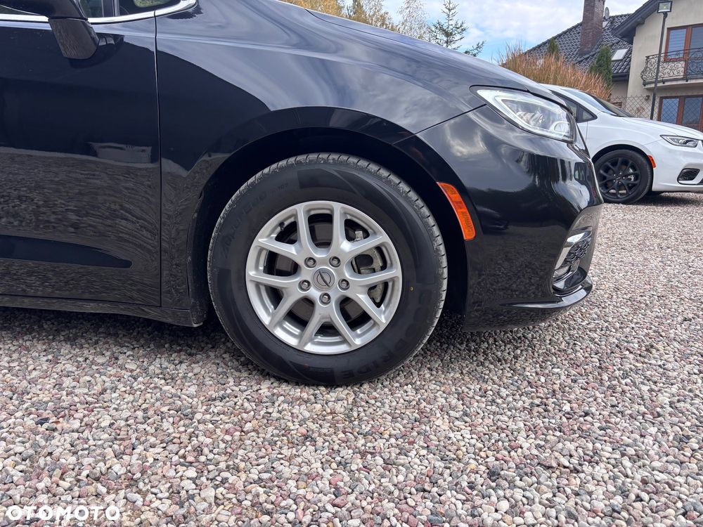 Chrysler Pacifica - 3