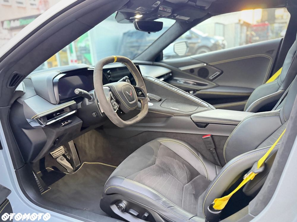 Chevrolet Corvette - 19