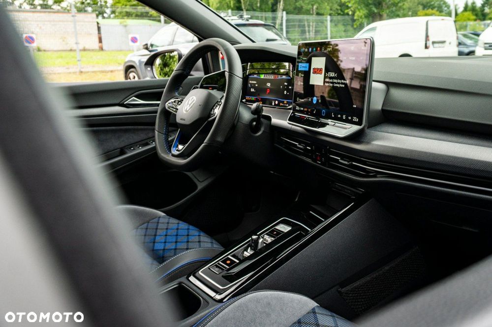 Volkswagen Golf - 20