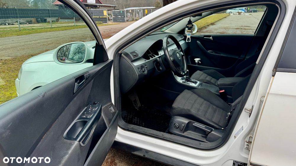 Volkswagen Passat 2.0 TDI DPF DSG Sportline - 8