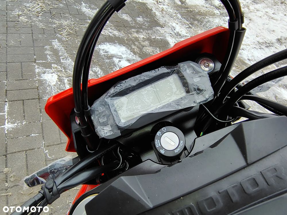 QJMOTOR COV 125X - 20