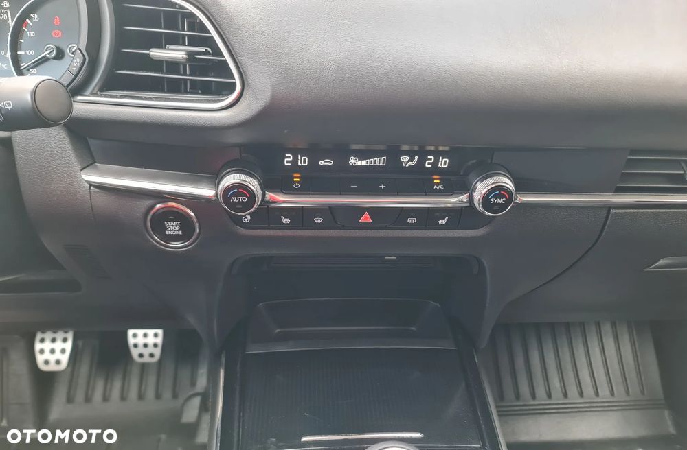 Mazda CX-30 2.0 mHEV Hikari 2WD - 29